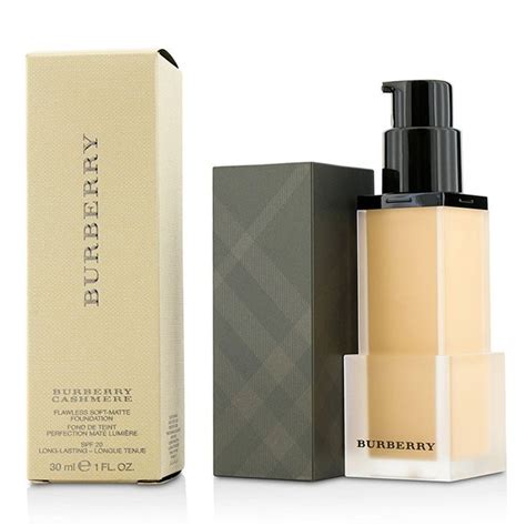 Burberry Cashmere Flawless Soft Matte Foundation Deep Brown 